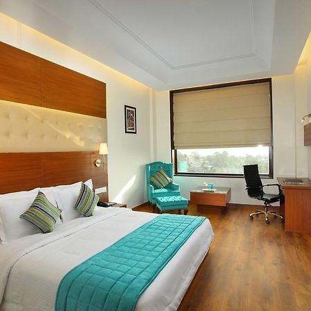 Rs Sarovar Portico Pālampur Kültér fotó