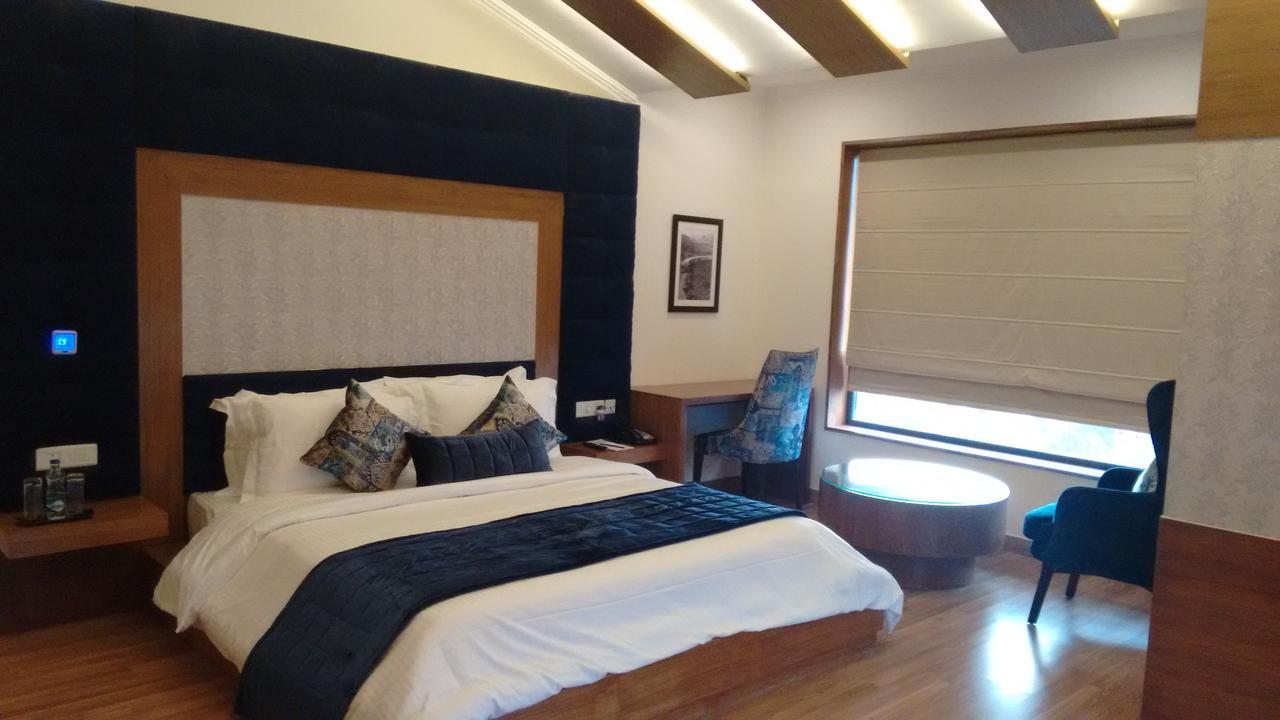 Rs Sarovar Portico Pālampur Kültér fotó